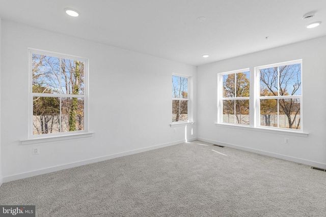 5728 HOWARD DR, Glen Burnie, MD 21061