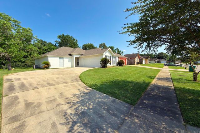 802 Rue Michelle, Baker, LA 70714