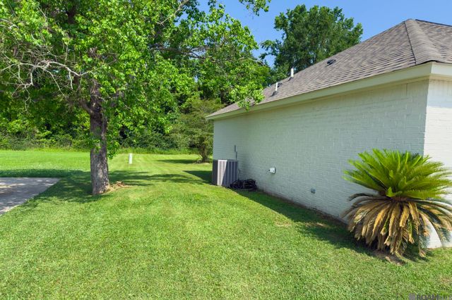 802 Rue Michelle, Baker, LA 70714