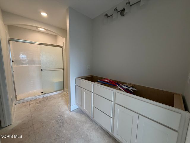 5040 Easton Drive, Oregon, OH 43616
