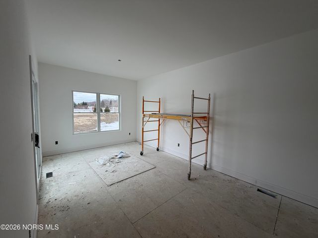 5040 Easton Drive, Oregon, OH 43616