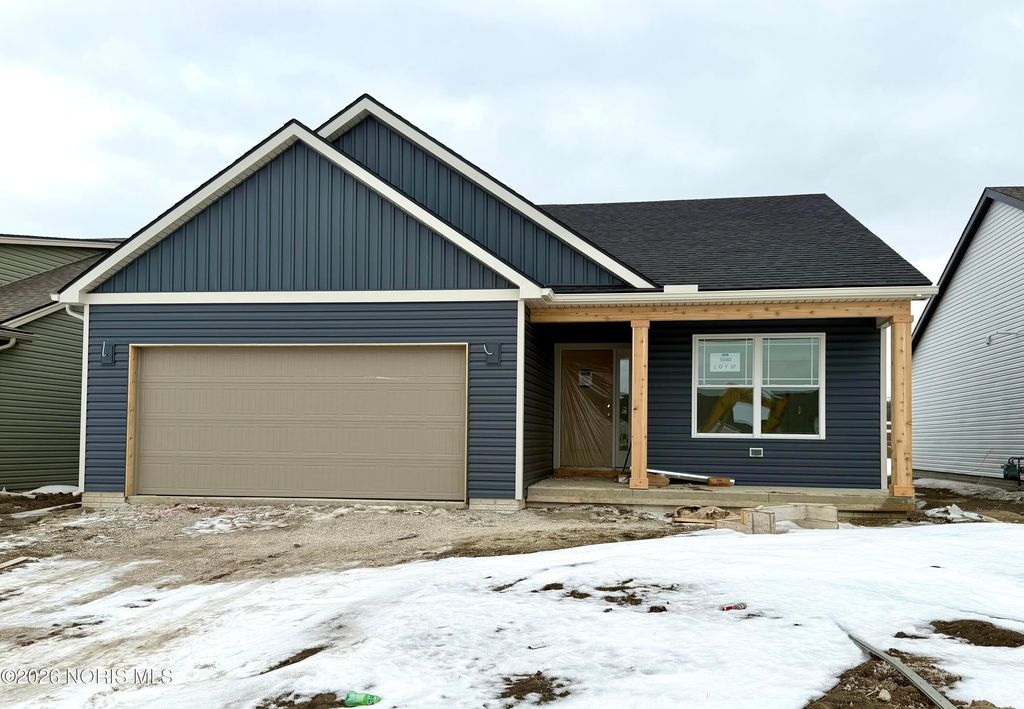 5040 Easton Drive, Oregon, OH 43616