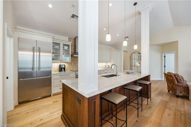 611 10th AVE S B2, Naples, FL 34102