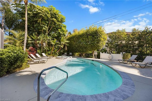 611 10th AVE S B2, Naples, FL 34102