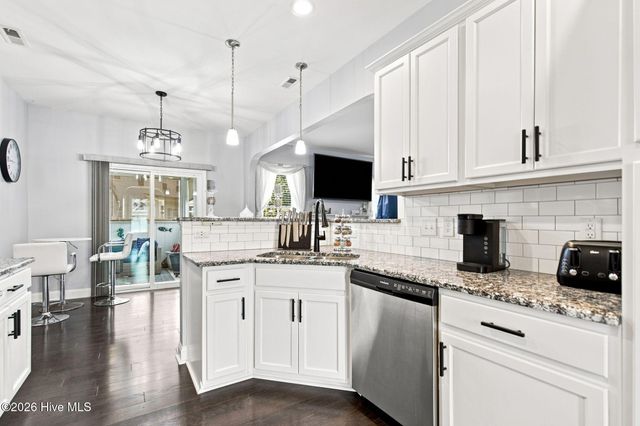601 Aurora Place, Hampstead, NC 28443