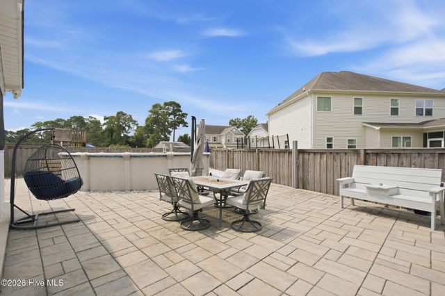 601 Aurora Place, Hampstead, NC 28443