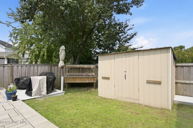 601 Aurora Place, Hampstead, NC 28443