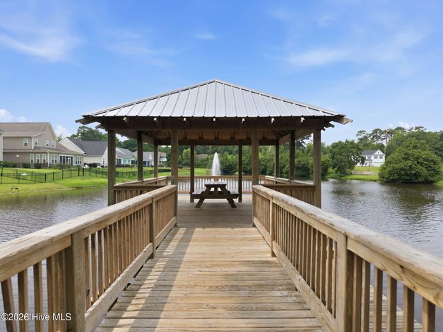 601 Aurora Place, Hampstead, NC 28443