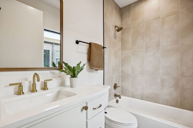 2147 Mail Avenue 103, Dallas, TX 75235