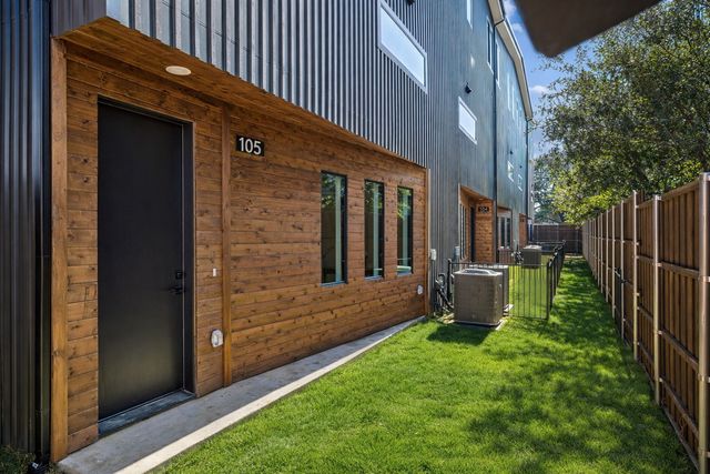 2147 Mail Avenue 103, Dallas, TX 75235