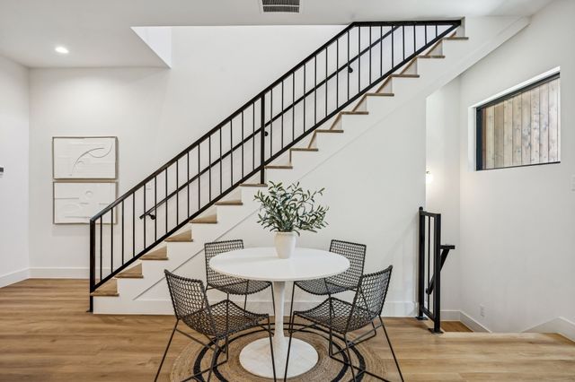 2147 Mail Avenue 103, Dallas, TX 75235