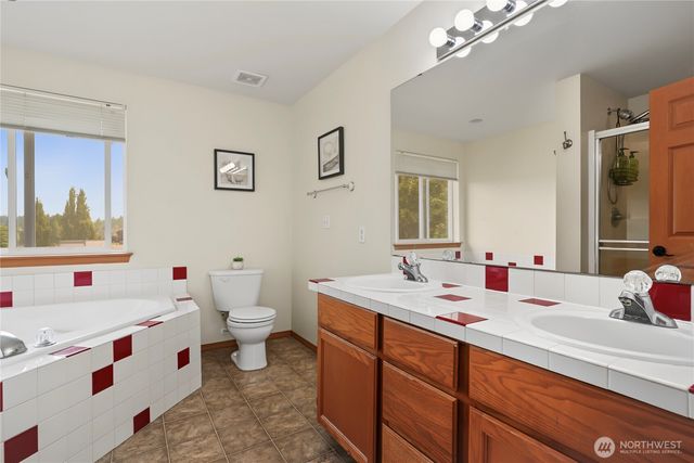 17707 25th Avenue Ct E, Tacoma, WA 98445