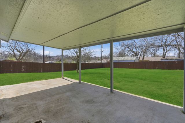 248 Gordon Drive, Azle, TX 76020