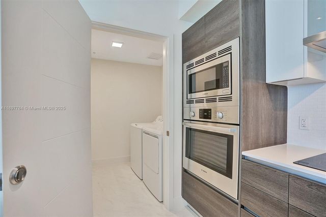 301 Altara Ave 831, Coral Gables, FL 33146