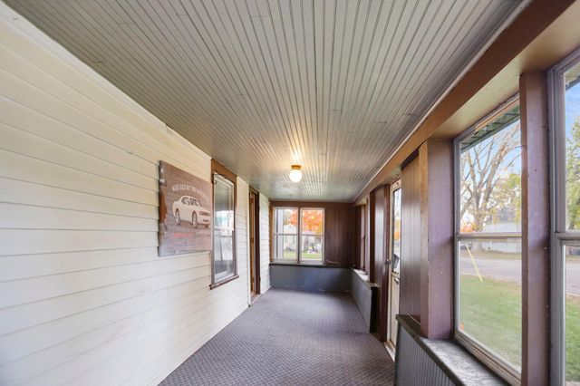 726 7th Avenue NW, Faribault, MN 55021