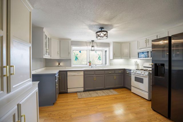 726 7th Avenue NW, Faribault, MN 55021