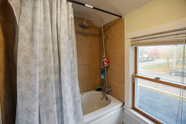 726 7th Avenue NW, Faribault, MN 55021