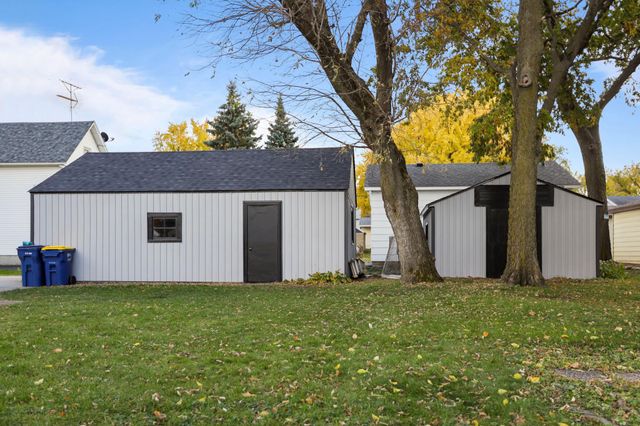 726 7th Avenue NW, Faribault, MN 55021