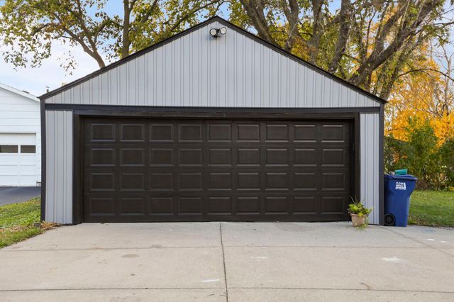 726 7th Avenue NW, Faribault, MN 55021