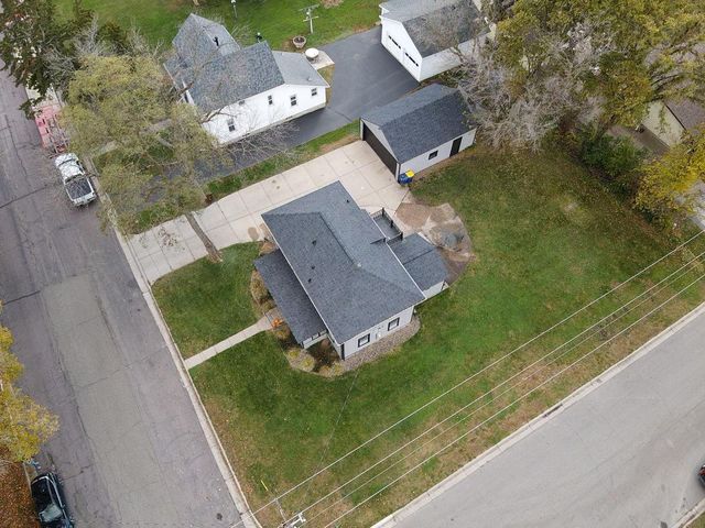 726 7th Avenue NW, Faribault, MN 55021