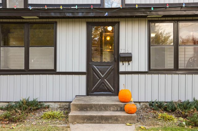 726 7th Avenue NW, Faribault, MN 55021