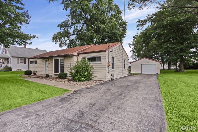 5817 Memory Lane, Belleville, IL 62226