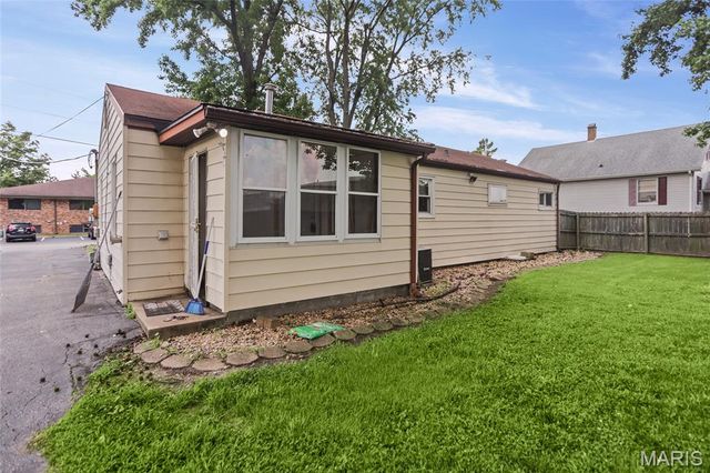 5817 Memory Lane, Belleville, IL 62226