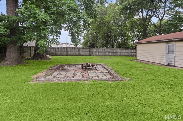 5817 Memory Lane, Belleville, IL 62226
