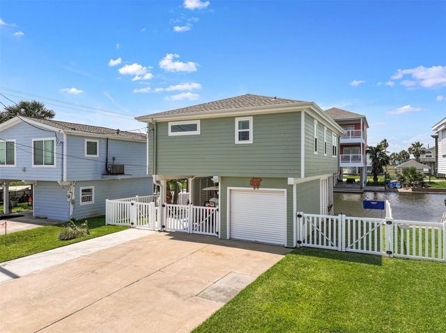 16716 Tahiti Way, Jamaica Beach, TX 77554