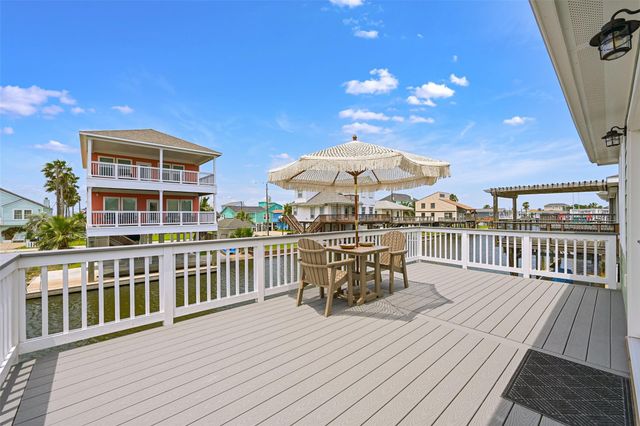 16716 Tahiti Way, Jamaica Beach, TX 77554