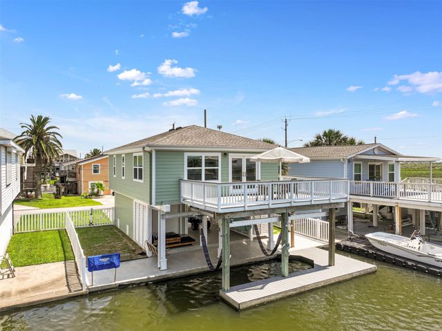 16716 Tahiti Way, Jamaica Beach, TX 77554