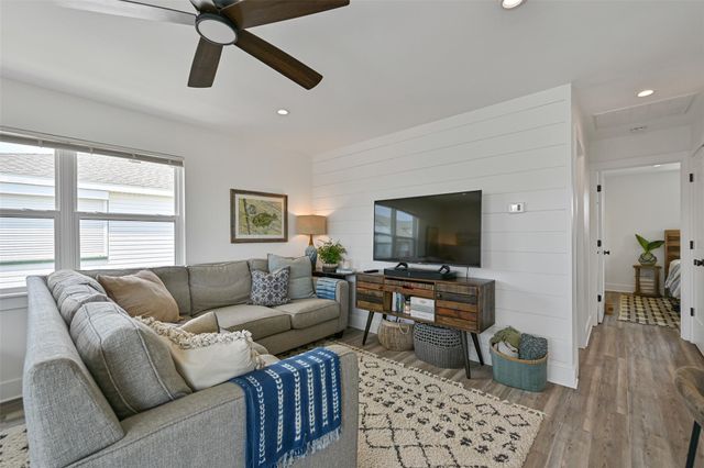 16716 Tahiti Way, Jamaica Beach, TX 77554