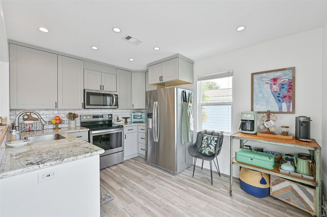 16716 Tahiti Way, Jamaica Beach, TX 77554