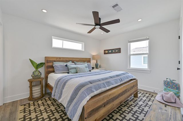 16716 Tahiti Way, Jamaica Beach, TX 77554