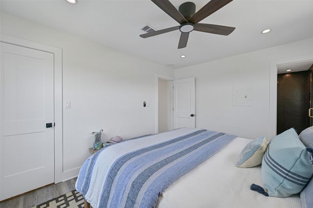 16716 Tahiti Way, Jamaica Beach, TX 77554