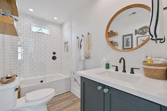 16716 Tahiti Way, Jamaica Beach, TX 77554