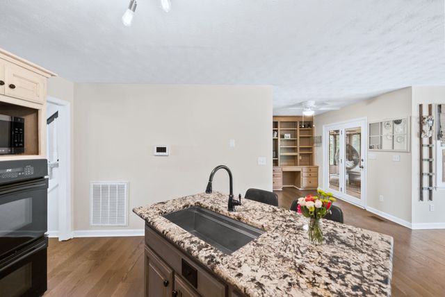 900 Dories Ln, Lewisburg, TN 37091