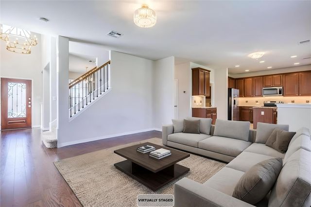 17708 Linkhill DR, Dripping Springs, TX 78620