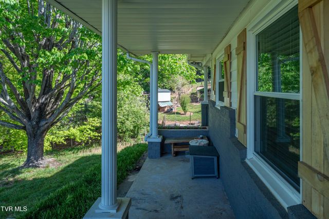 214 Wilson Avenue, Elizabethton, TN 37643