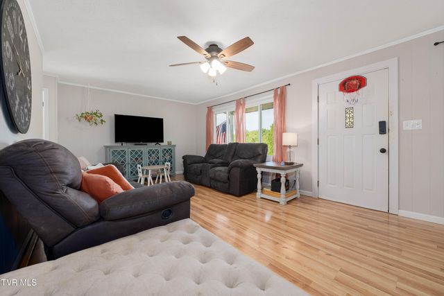 214 Wilson Avenue, Elizabethton, TN 37643