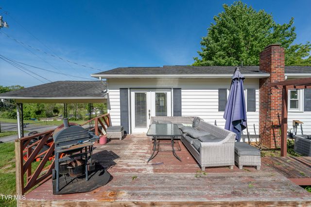 214 Wilson Avenue, Elizabethton, TN 37643