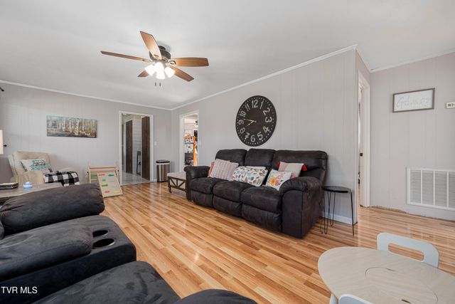 214 Wilson Avenue, Elizabethton, TN 37643