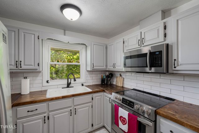 214 Wilson Avenue, Elizabethton, TN 37643