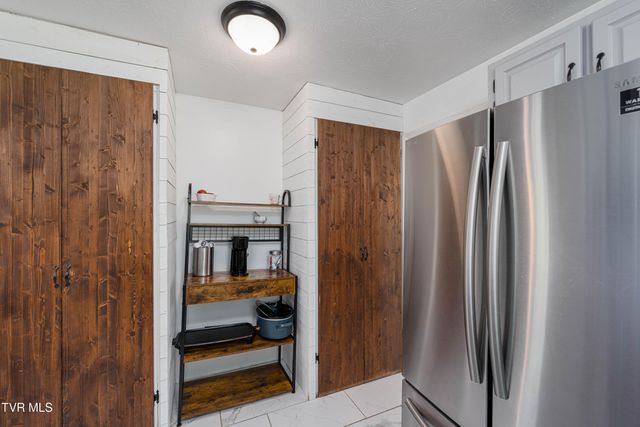 214 Wilson Avenue, Elizabethton, TN 37643