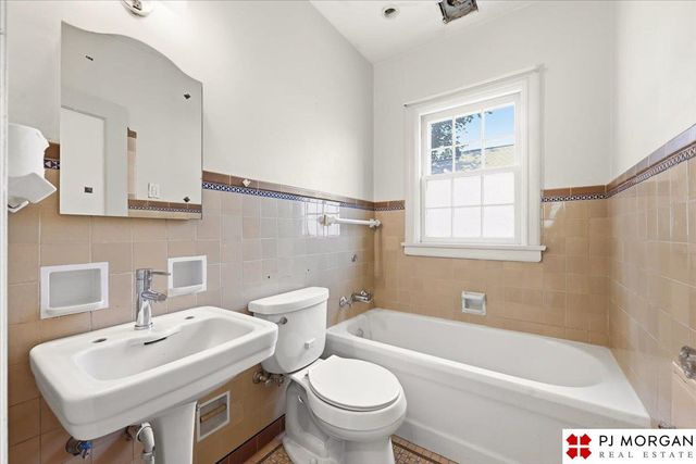 4402 pierce Street, Omaha, NE 68105