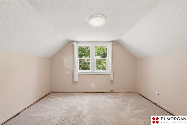 4402 pierce Street, Omaha, NE 68105