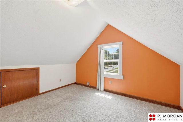 4402 pierce Street, Omaha, NE 68105