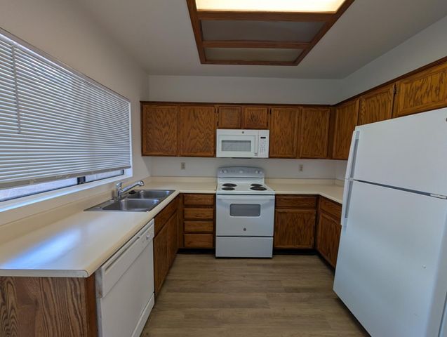 7801 N 44th Drive Unit 1028, Glendale, AZ 85301