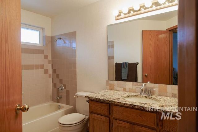 2661 W Janelle St, Meridian, ID 83646