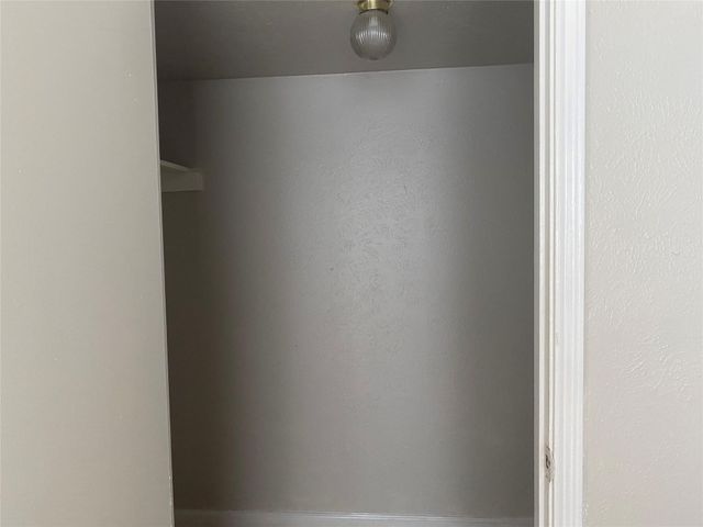 2425 Limestone Drive, Arlington, TX 76014